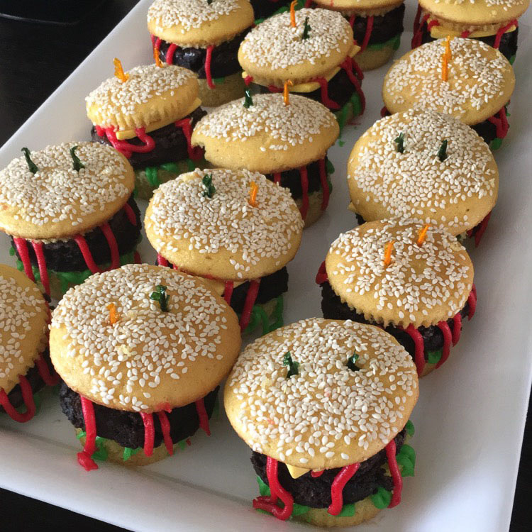 Hamburger
                Cupcakes