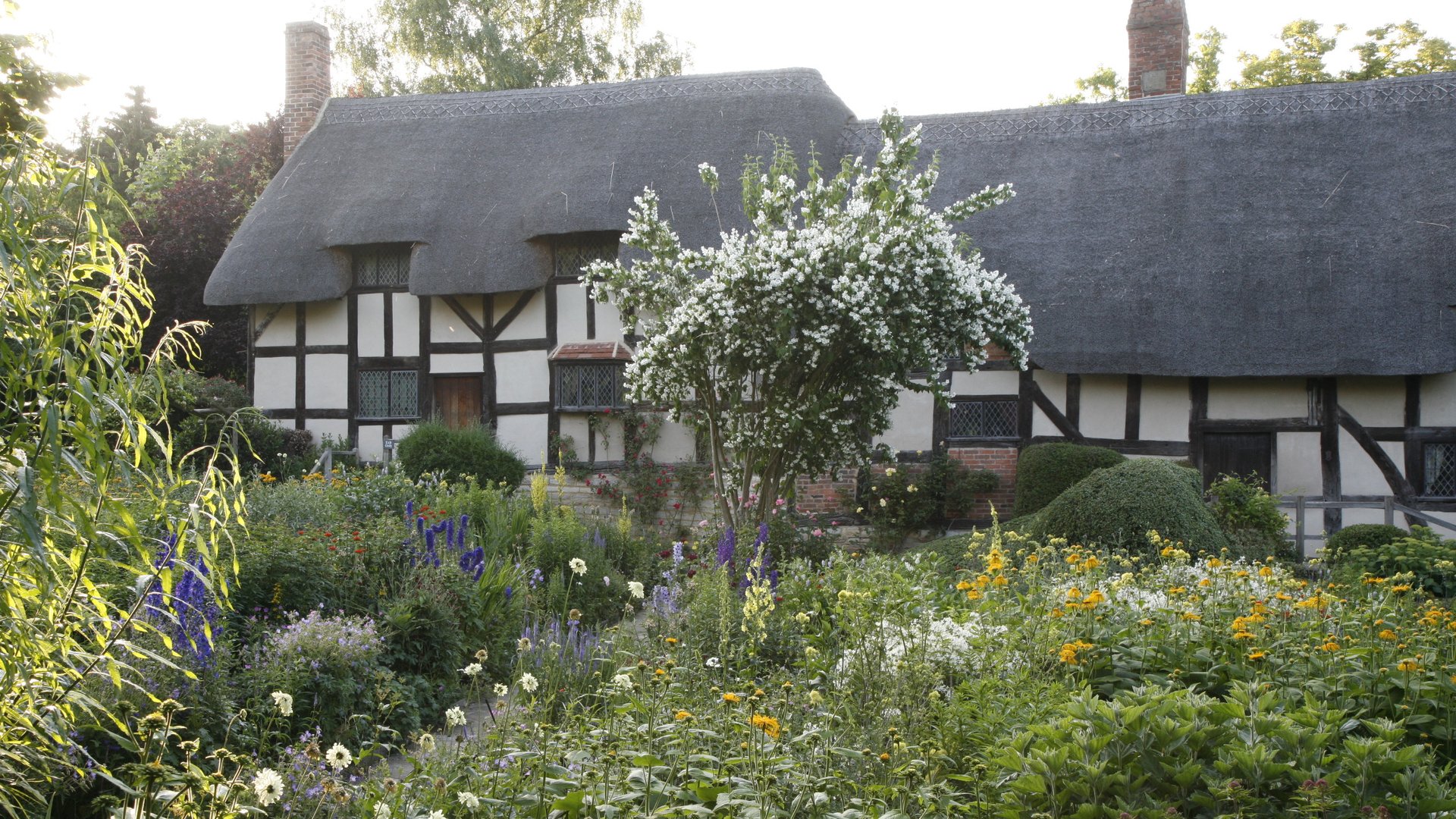 Anne
                            Hathaway's cottage